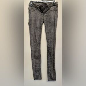 Pre-Kohls Era Rock & Republic Gray Snakeskin Print Skinny Jeans Size 25